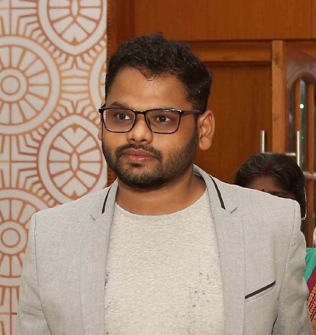 Dr. Vigneshwer Dulasidaran